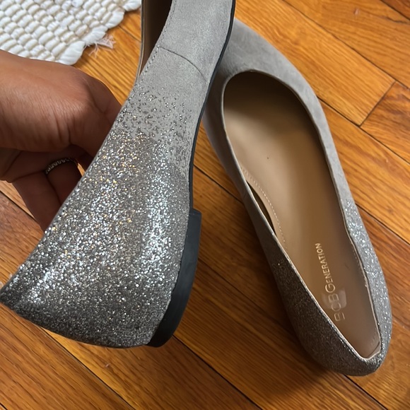 Gorgeous BCBGeneration sparkly glitter woman’s pointed flats size 8 - Picture 3 of 4